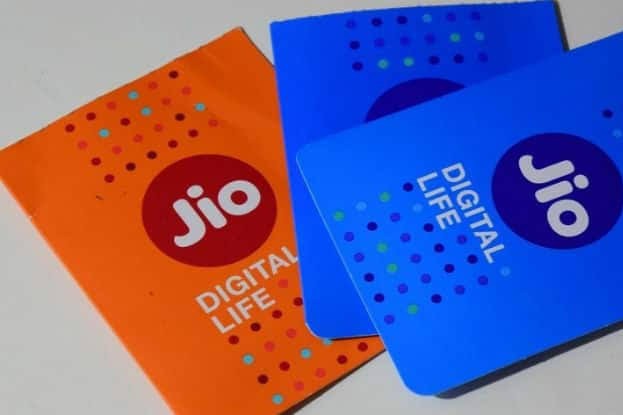 Reliance Jio to charge for voice calls made to another telecom operators 6 paise a minute