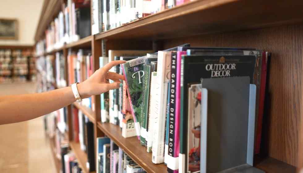 Sites Scoring Cheap Textbooks for Students to Gain Knowledge