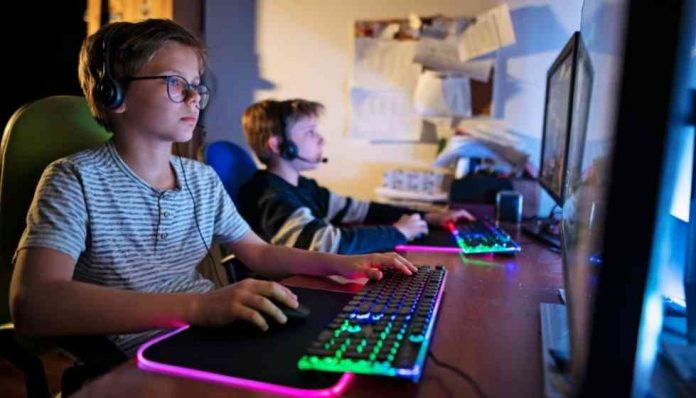 Online mobile games