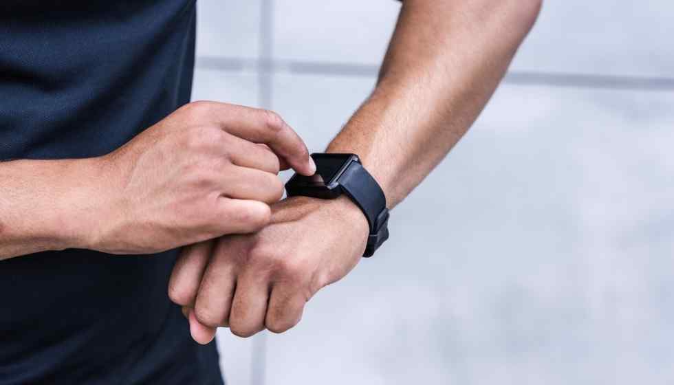 Top 5 Stylish Smartwatches to Surprise your Loved Ones