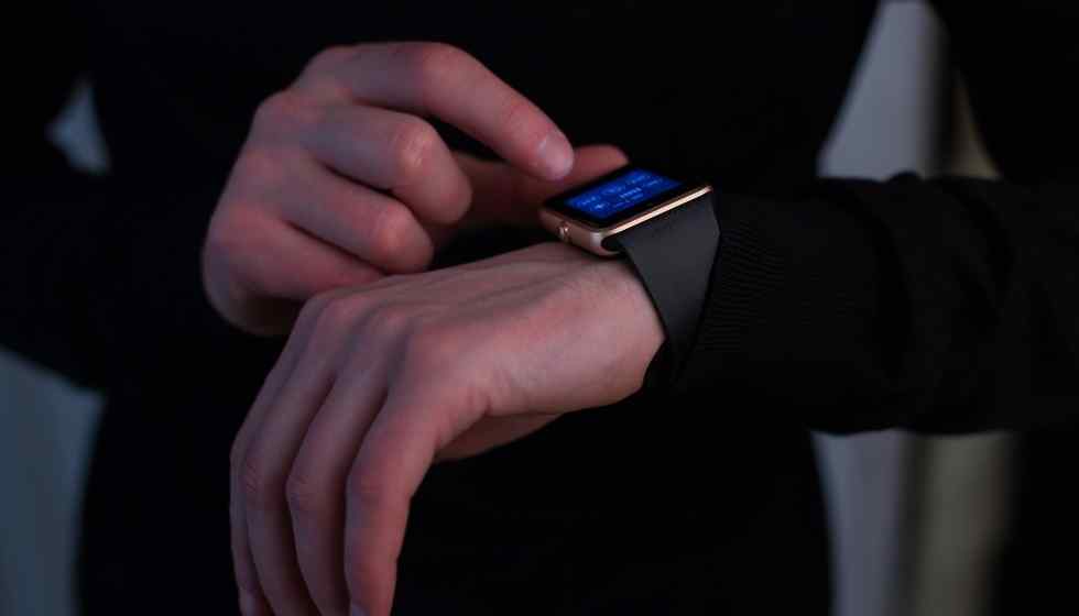 Thinking of Buying a Watch? Check Out the Exciting Range of Trendy Watches Buying a watch