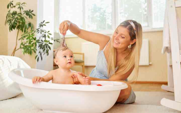 How to Bathe a Baby? Recommendations for Safe and Healthy Grooming